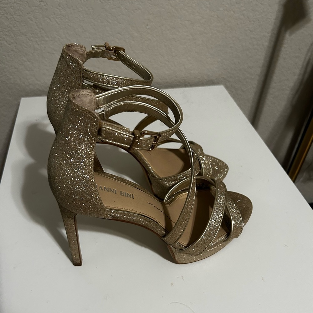 Gianni Bini gold heels
